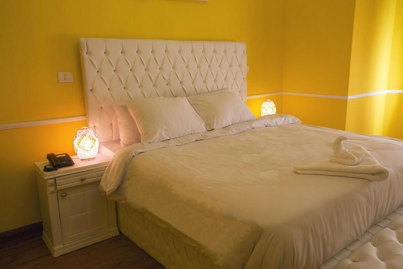 Tahrir Plaza Suites - Museum View ไคโร ภายนอก รูปภาพ